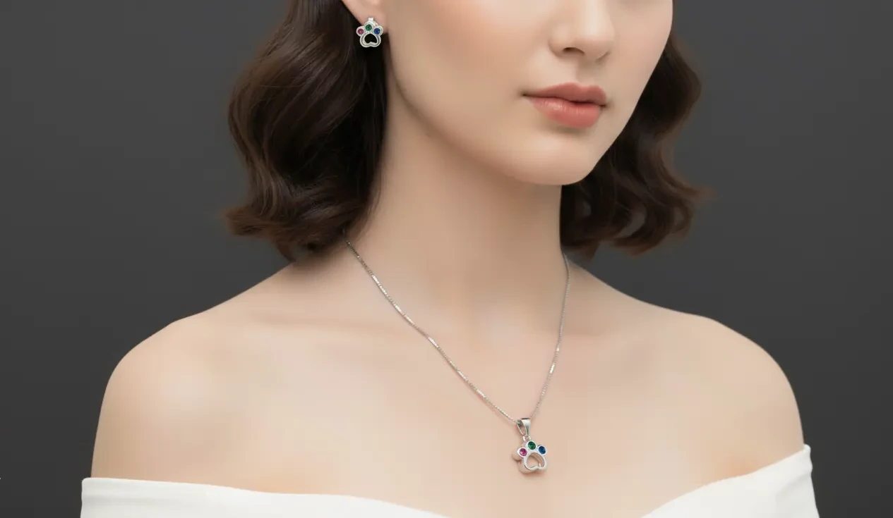 Vista de Set: Cadena y aretes huellas